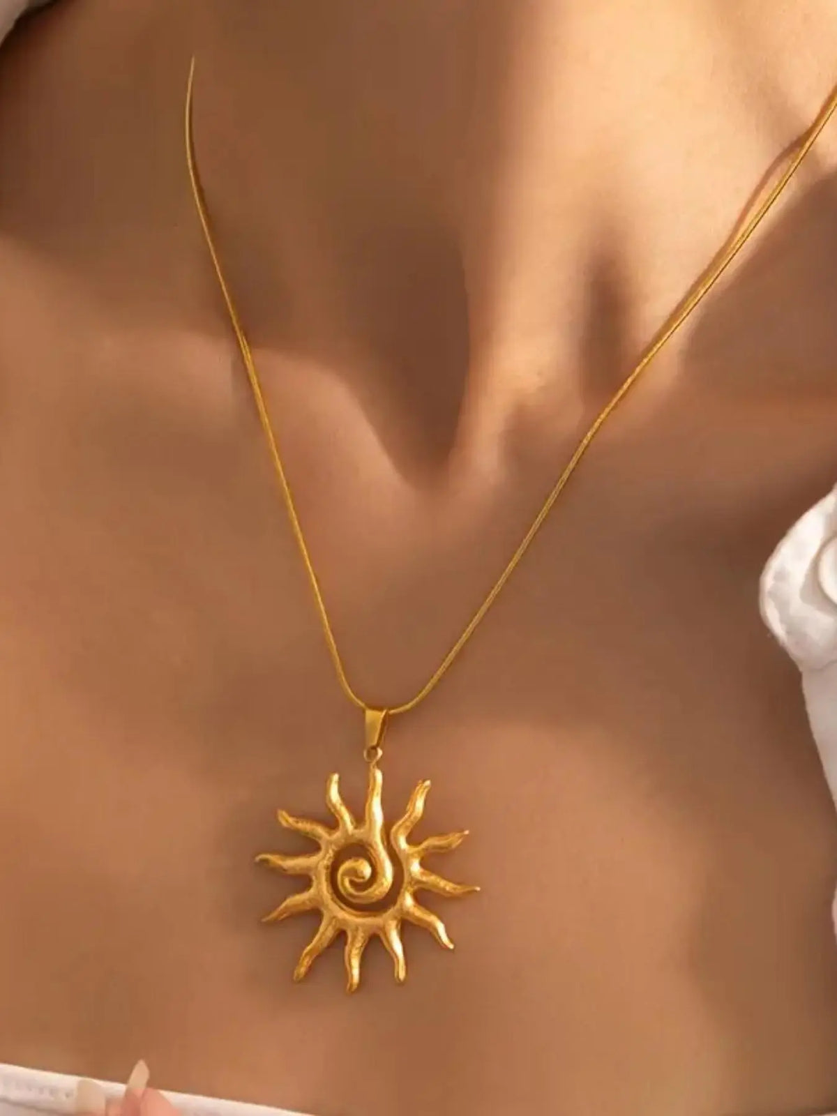Vintage Sun Design Pendant Necklace, Stainless Steel Jewelry for Party, Daily Clothing Decor, Trendy All-match & Exquisite Jewelry for Birthday Gift, Exquisite Chain Jewelry, Stainless Steel Necklaces