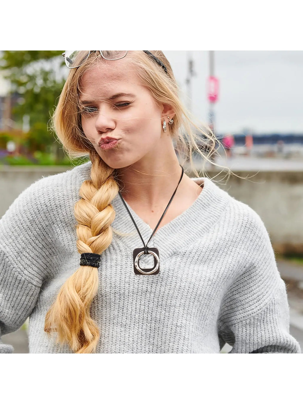 6Pcs Long Pendant Necklaces for Women Boho Style Necklace Vintage Wood Fall Sweater Necklaces Set, Necklace Gift, Statement Feather Peace Sign Y Necklace Hippie Handmade Chain Jewelry Accessories