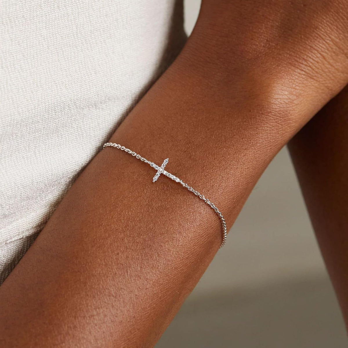 Moodear Cross Bracelet for Women, Dainty 925 Sterling Silver/14k Gold Plated CZ Chain Bracelets for Women Graduation Gift 2026 for Teen Religious Christian Basket Stuffers Jewelry