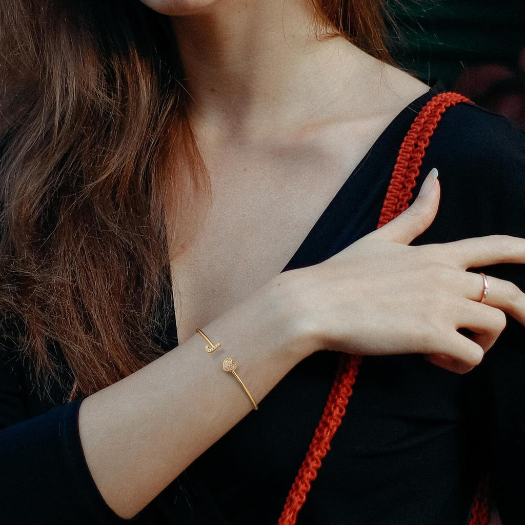 Gold Initial Bracelets for Women Girls, 14K Gold Plated Gold Bangle Bracelets for Women Girls Dainty Gold Initial Bracelets Heart Bracelets for Women Girls Bridesmaids Bracelets Gifts