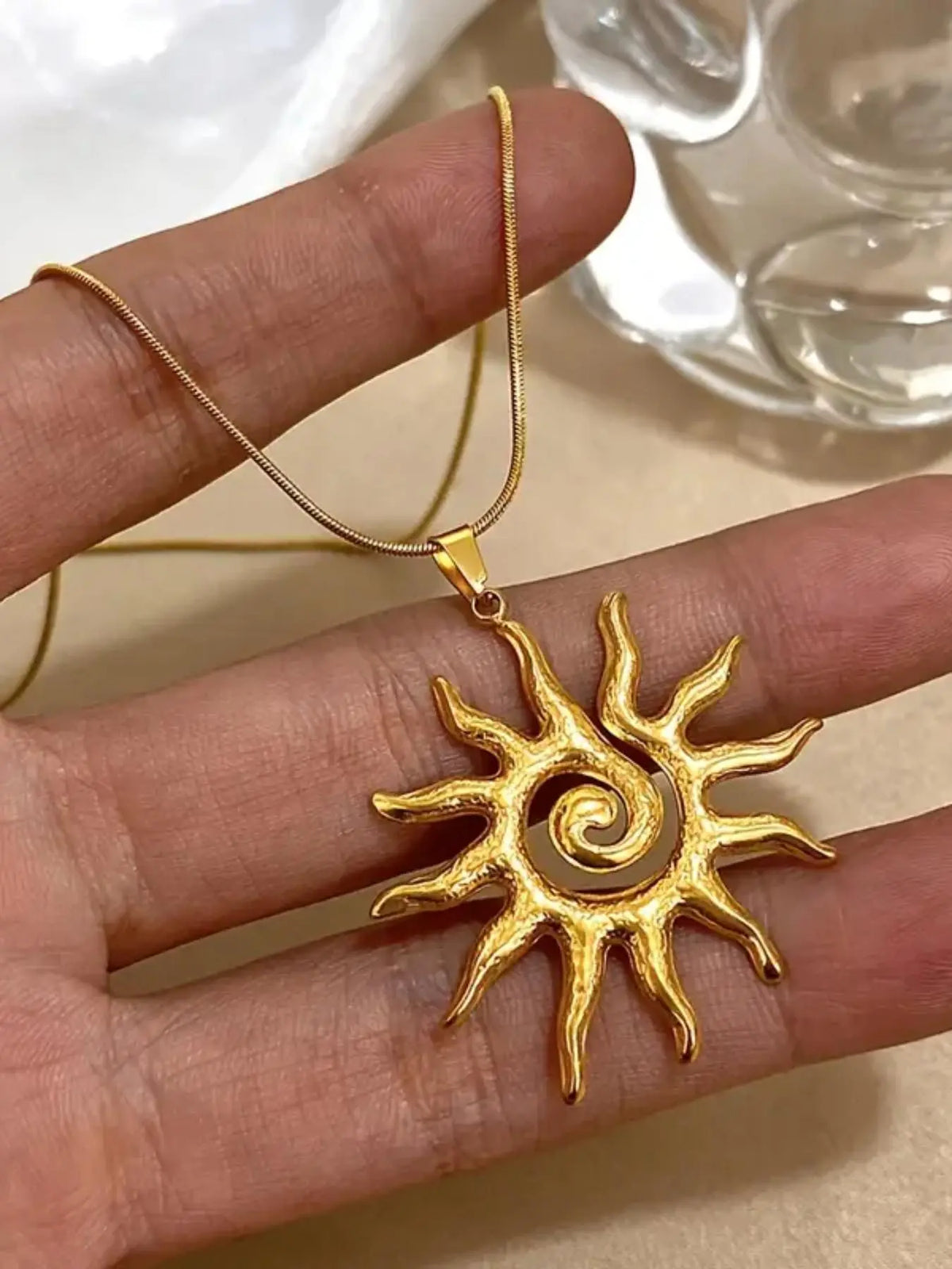 Vintage Sun Design Pendant Necklace, Stainless Steel Jewelry for Party, Daily Clothing Decor, Trendy All-match & Exquisite Jewelry for Birthday Gift, Exquisite Chain Jewelry, Stainless Steel Necklaces